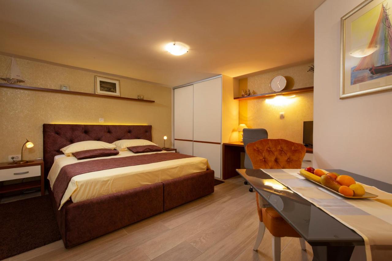 Studio Apartment Oleander Split Eksteriør billede